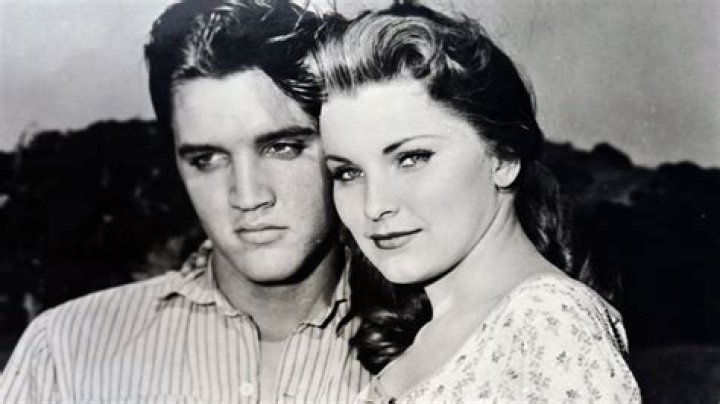 Early Pictures of Priscilla Presley: A Glimpse into the Life of Elvis's Iconic Wife