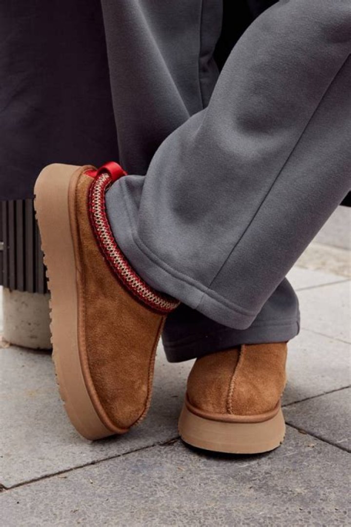 How Do Tazz UGGs Fit: The Ultimate Guide for Comfort and Style