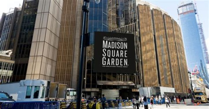 How Many People Can Fit Into Madison Square Garden: A Comprehensive Guide