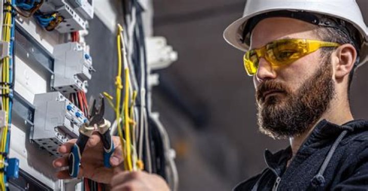 How to Check If Wire is Live: A Comprehensive Guide for Safety and Efficiency