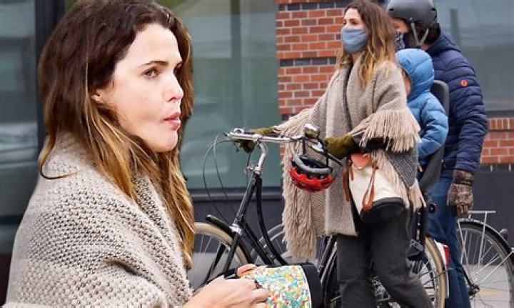 Keri Russell and Matthew Rhys Split: What We Know About Their Breakup