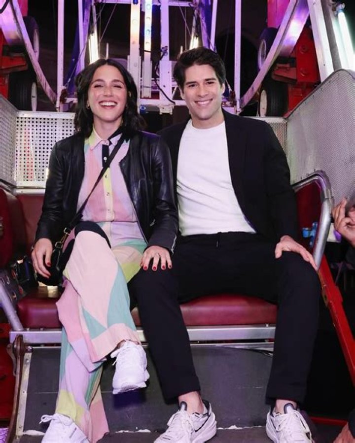 Lee Asher Relationships: A Deep Dive into His Personal Life and Connections