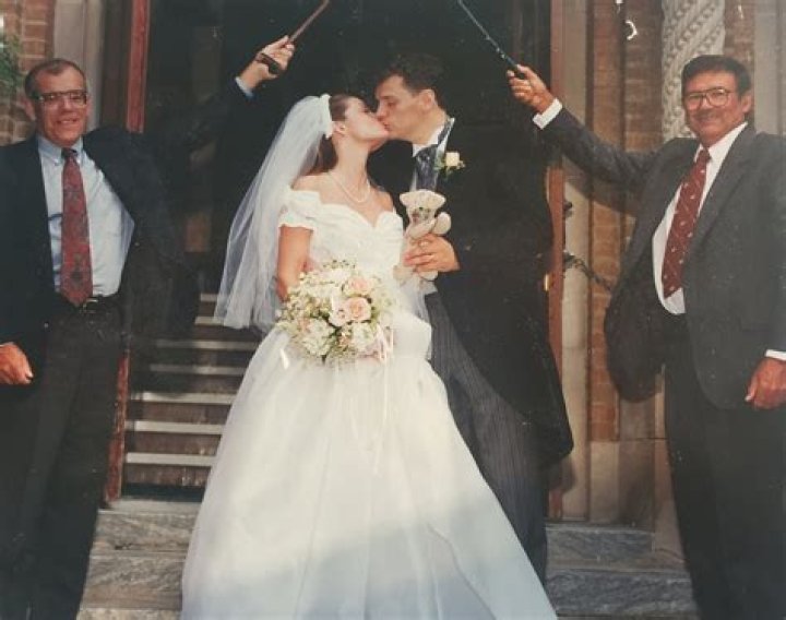 Lvaro Morte's Marital Status Revealed